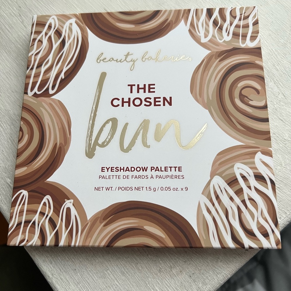 Beauty Bakerie - The Chosen Bun - Eyeshadow Palette.  NEW IN BOX.